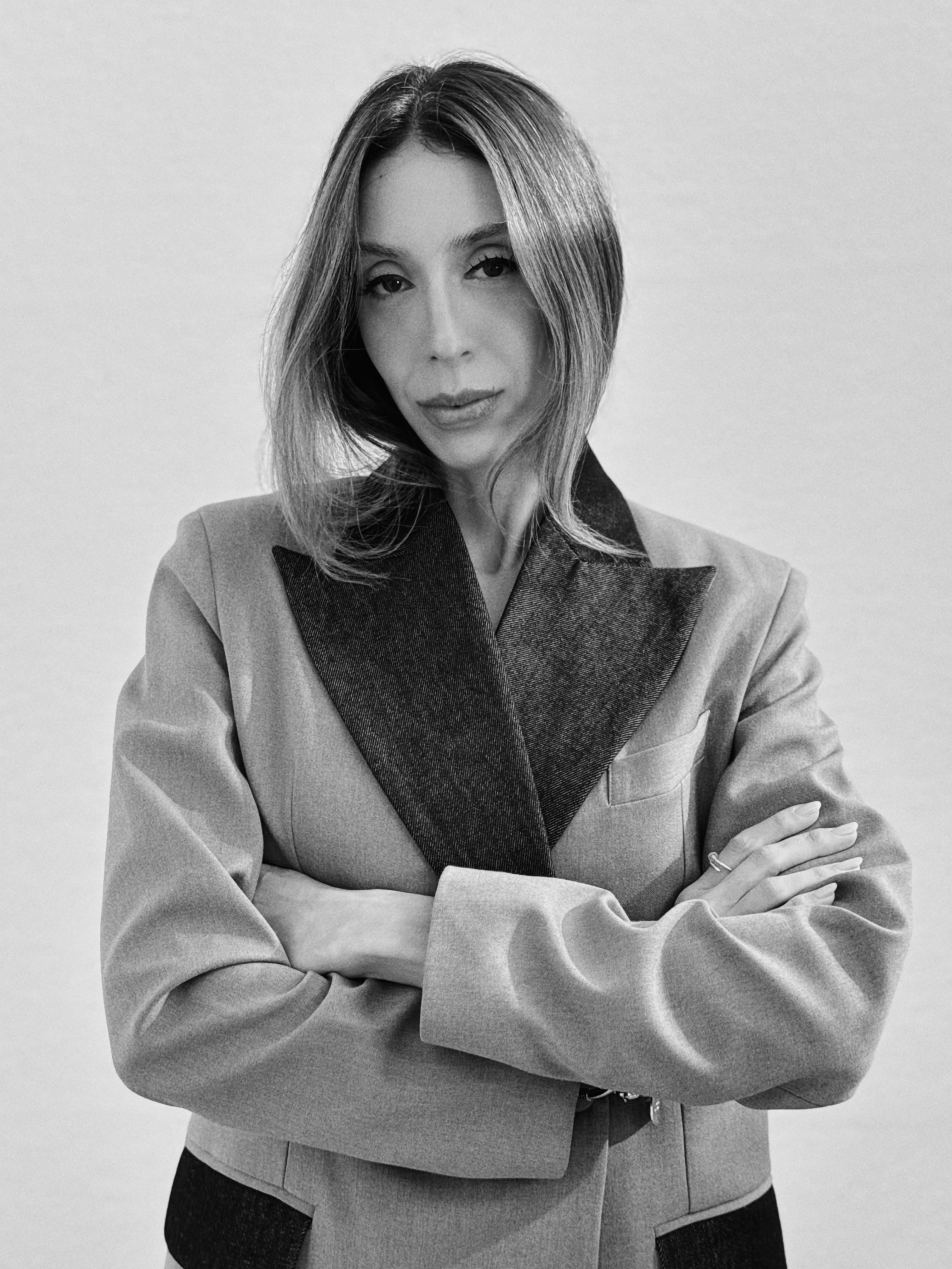 FEMININE AND MINIMALIST TAILORING